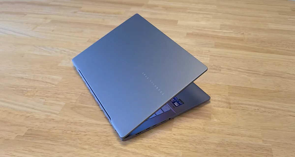 ASUS VivoBook S14 - вид сверху