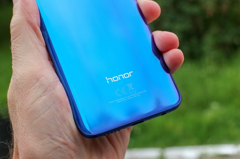 Обзор смартфона Huawei Honor 10