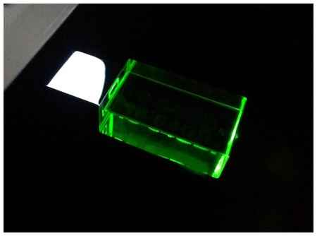 Centersuvenir.com Прямоугольная стеклянная флешка под гравировку 3D логотипа (64 Гб / GB USB 2.0 Зеленый/Green cristal-01 apexto UL5030 LED) 19848906240094