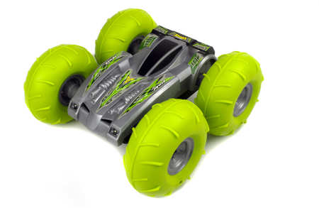 Машинка CS Toys 0932-Green перевертыш с надувными колесами на радиоуправлении 965044488216942